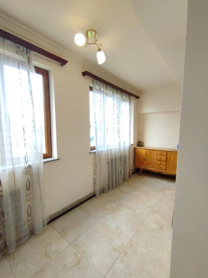 Апартаменти Large Apt Near Republic Square Єреван Екстер'єр фото